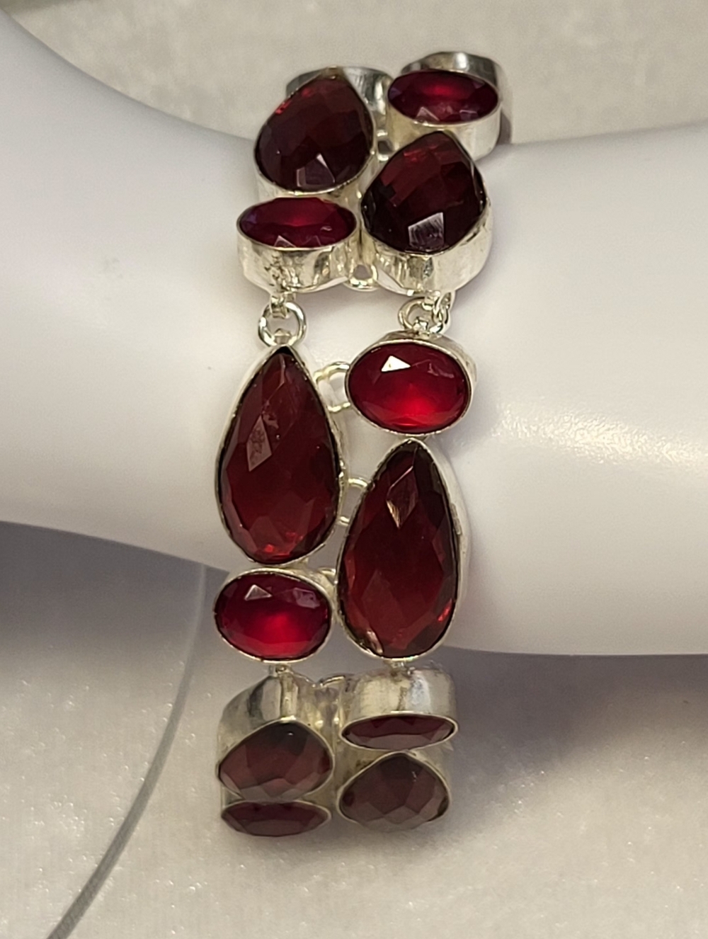 Gorgeous Silver-tone Faceted Red Stone Silver-plated Bracelet